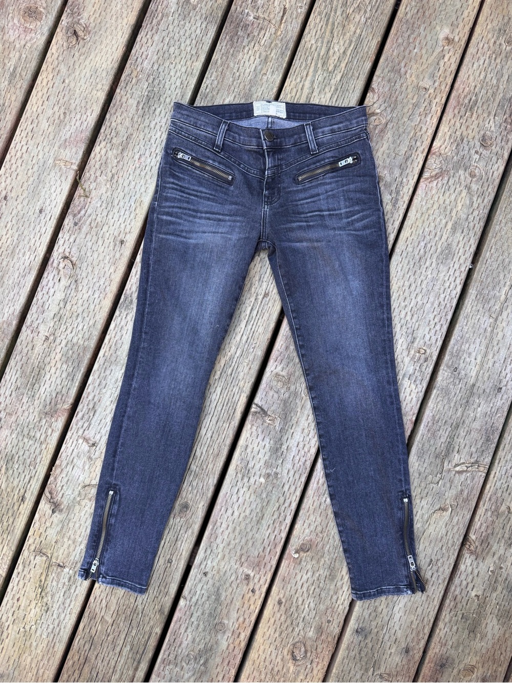Current/Elliott Dark Wash Skinny Jeans with Zip Accents